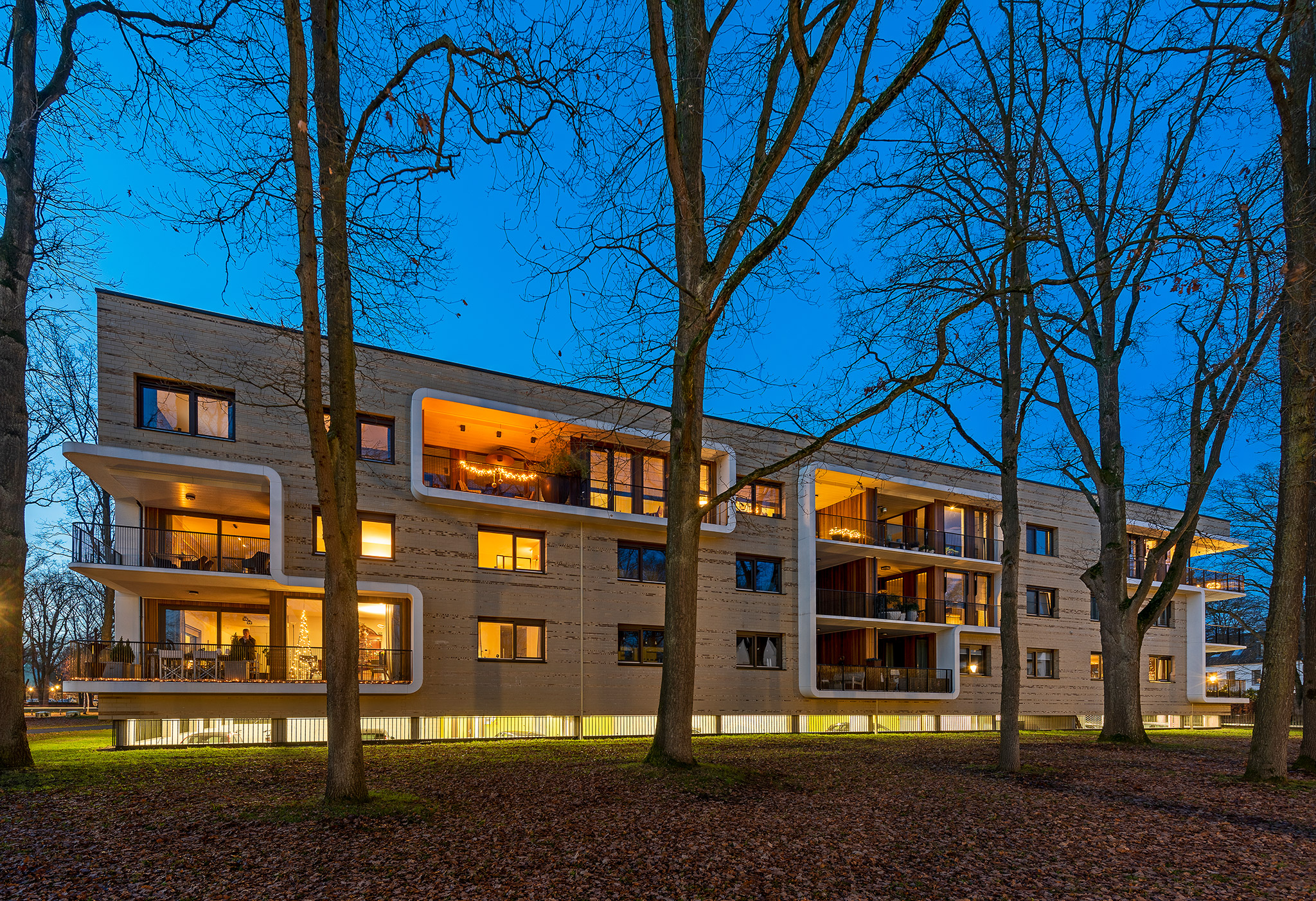 Simone Drost Architecture Planet Pab Architecture Appartementen Stdhouderspark Vught voorgevel bij schemer 